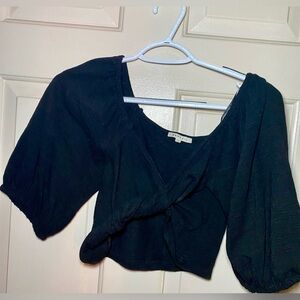 BaeVely Black Twist-Front Top Summer Cropped‎ Size Large